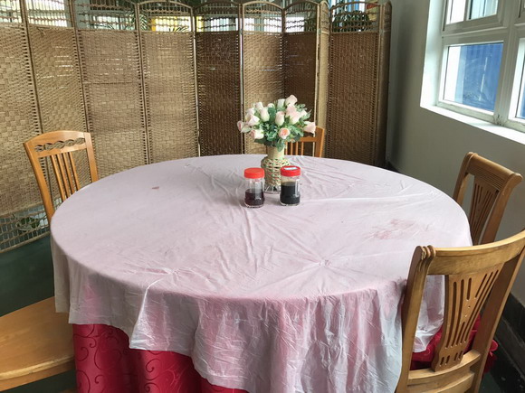 教职工就餐.jpg 教职工就餐.jpg